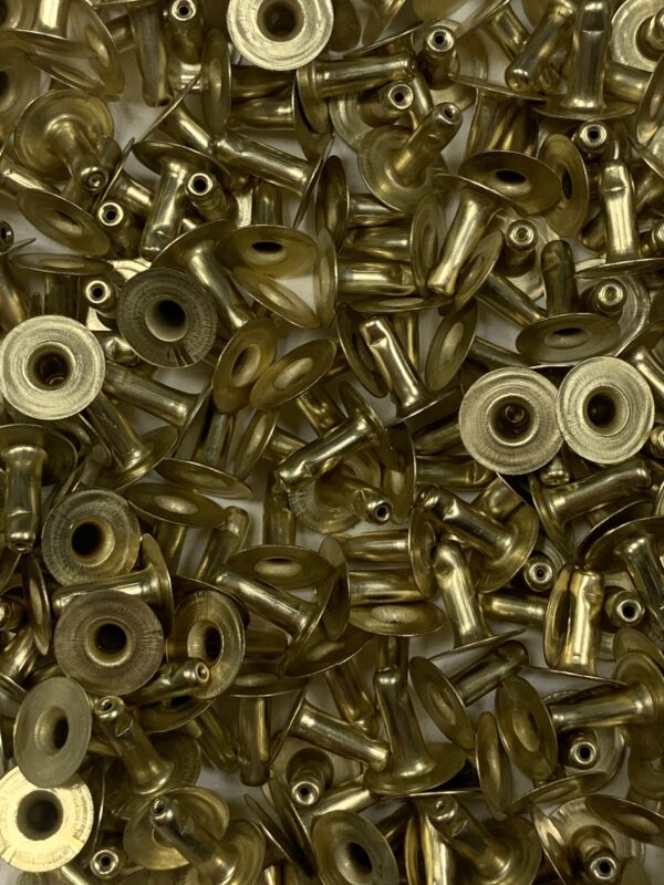 A9BC9FE5-4CF1-49E6-89D9-F9EF91FE71CC RIVETTI IN FERRO 36